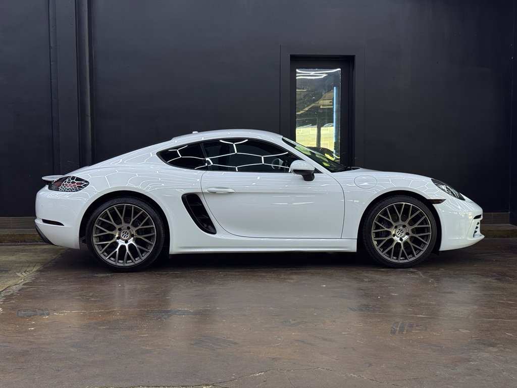 Used 2018 Porsche 718 Cayman RWD image 14
