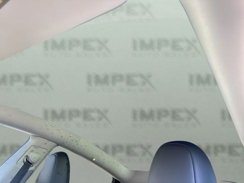 Used 2024 Tesla Model Y Long Range image 11