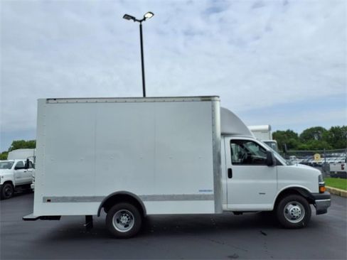 New 2025 Chevrolet Express 3500 w/ Power Convenience Package image 2