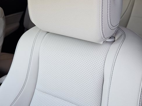 Certified 2025 Mercedes-Benz GLS 450 4MATIC image 14