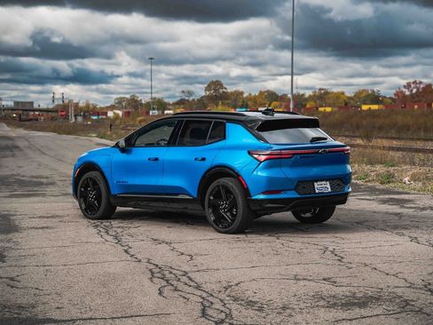 New 2025 Chevrolet Equinox EV RS image 4