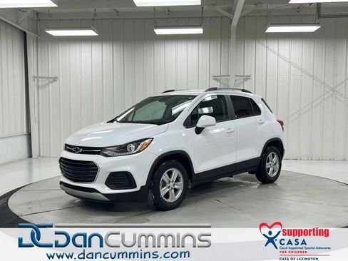 Used 2021 Chevrolet Trax LT FWD image 1