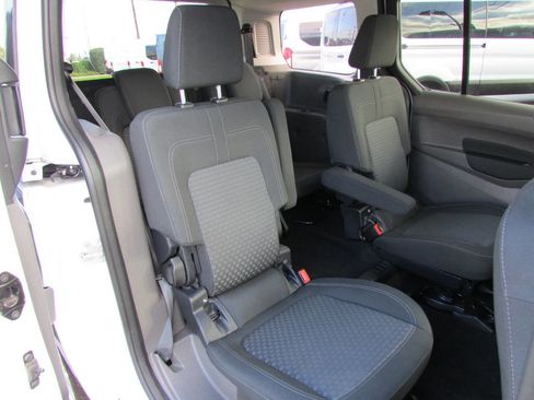 Used 2022 Ford Transit Connect XLT image 22