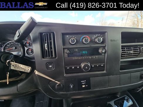 Used 2014 Chevrolet Express 2500 RWD image 13