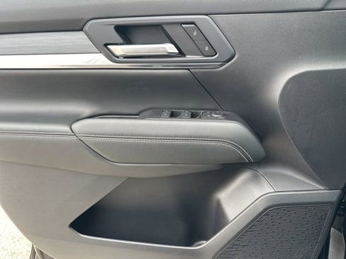 Used 2025 GMC Terrain Elevation image 33