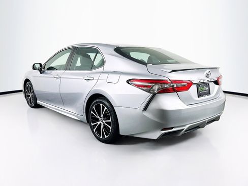 Used 2018 Toyota Camry SE w/ Moonroof Package image 5