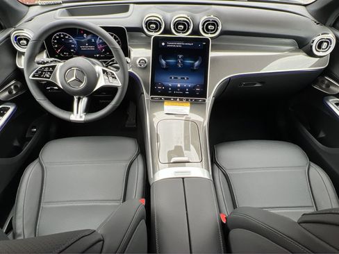 Used 2026 Mercedes-Benz GLC 300 4MATIC image 21
