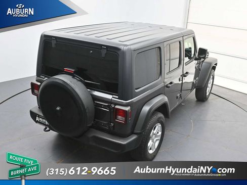 Used 2019 Jeep Wrangler Unlimited Sport S AWD/4WD image 28