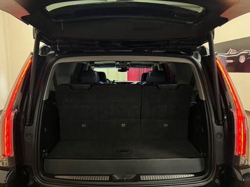 Used 2018 Cadillac Escalade Luxury RWD image 23