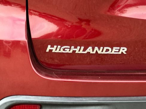 Used 2017 Toyota Highlander SE image 15