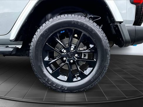 Used 2023 Jeep Wrangler Sahara image 35