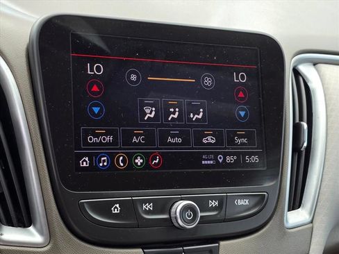Used 2022 Chevrolet Malibu LT FWD image 21