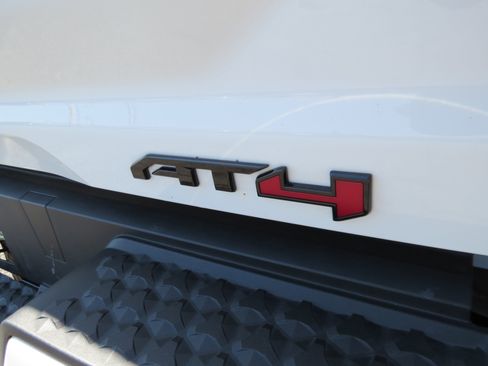 Used 2025 GMC Canyon AT4 w/ Nightfall Edition AWD/4WD image 14