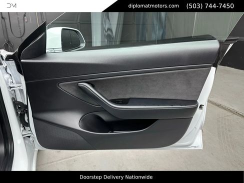 Used 2018 Tesla Model 3 Long Range image 23