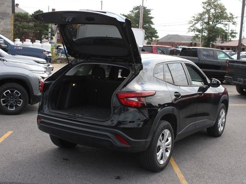 Used 2024 Chevrolet Trax LS FWD image 7