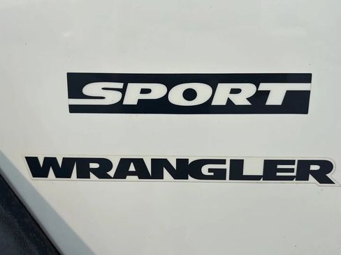 Used 2012 Jeep Wrangler Sport w/ Connectivity Group AWD/4WD image 14
