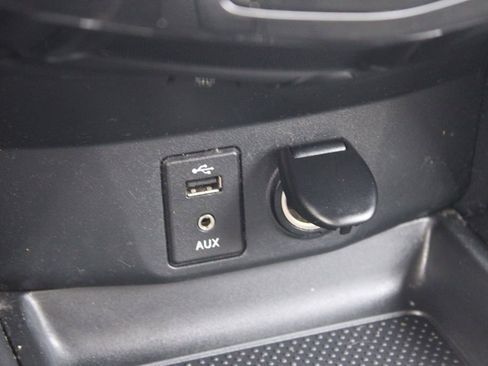 Used 2016 Nissan Rogue SV image 35