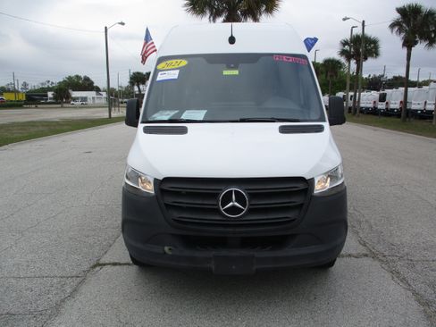 Used 2021 Mercedes-Benz Sprinter 144 Cargo w/ Driver Convenience Package image 2