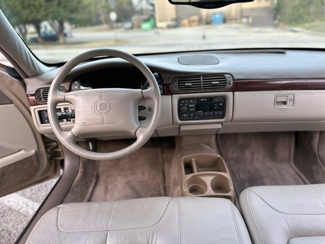Used 1998 Cadillac De Ville FWD image 13