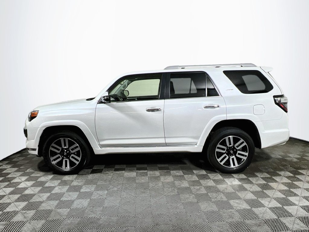 Used 2024 Toyota 4Runner Limited AWD/4WD image 4