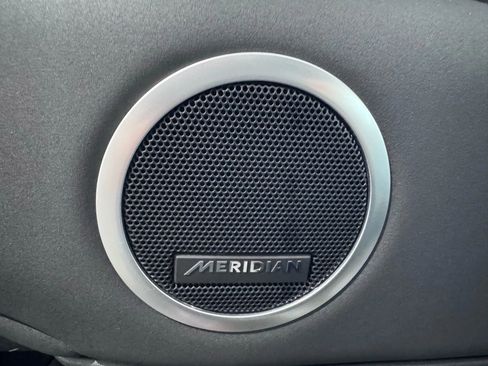 Used 2020 Land Rover Discovery Landmark image 27