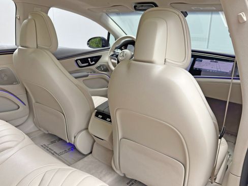 Used 2023 Mercedes-Benz EQS 580 4MATIC Sedan image 38