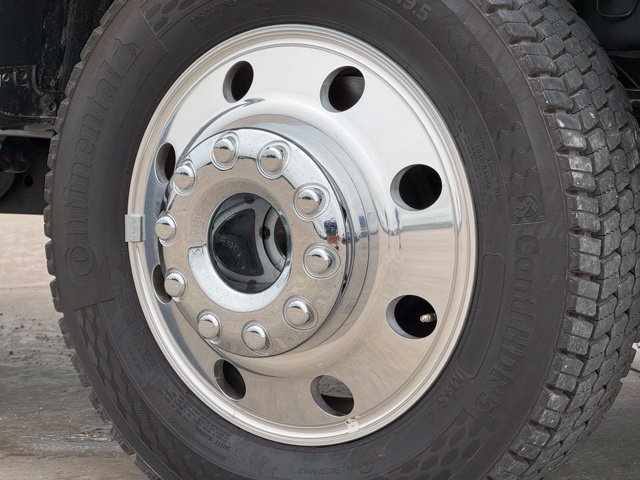 New 2025 Ford F450 Platinum AWD/4WD image 17
