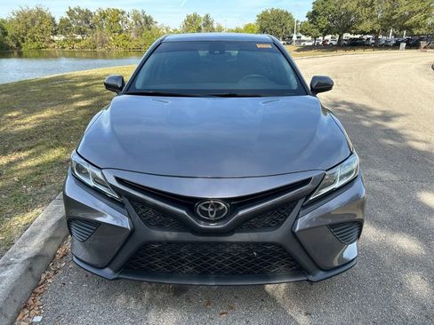 Used 2020 Toyota Camry SE image 8