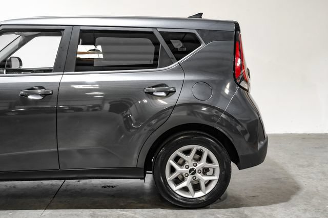 Used 2023 Kia Soul LX w/ Option Group 015 FWD image 15