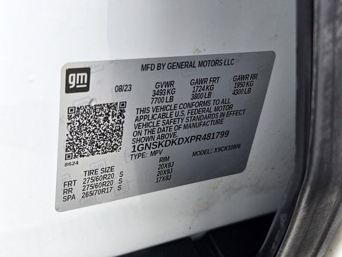 Used 2023 Chevrolet Suburban Z71 w/ Luxury Package AWD/4WD image 32
