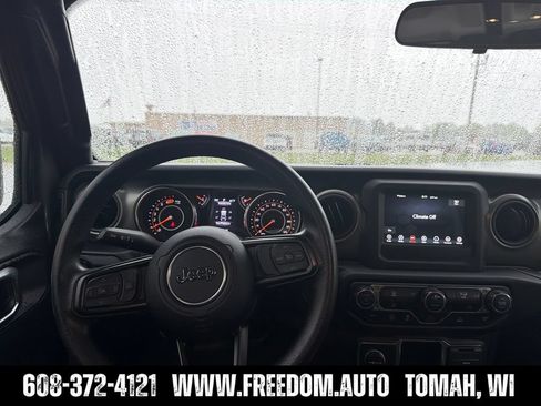 Used 2022 Jeep Wrangler Unlimited Sport AWD/4WD image 12