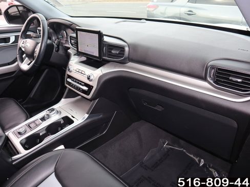 Used 2022 Ford Explorer XLT w/ Equipment Group 202A image 24