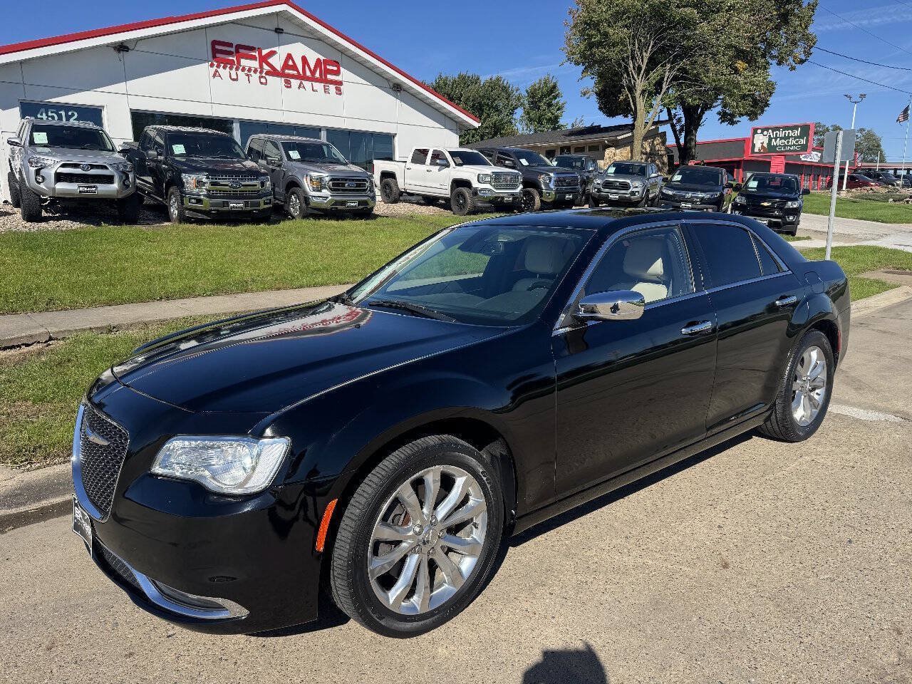 Used 2018 Chrysler 300 Limited AWD/4WD image 1