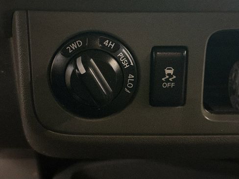 Used 2019 Nissan Frontier SV image 24