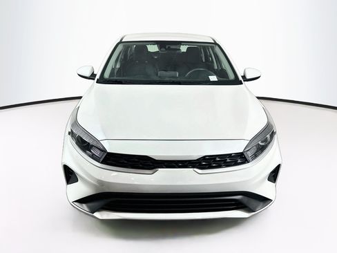 Used 2024 Kia Forte LXS FWD image 2