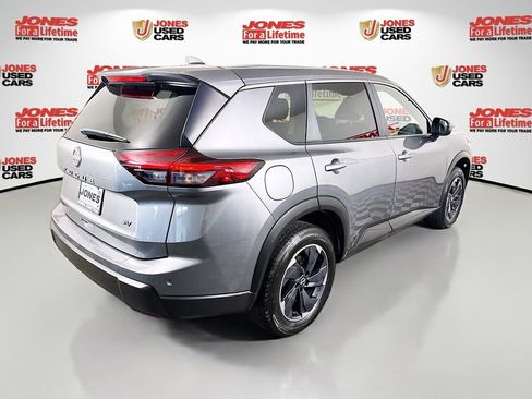 Certified 2024 Nissan Rogue SV FWD image 15
