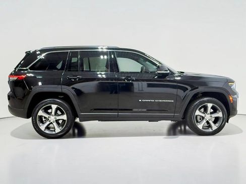 Used 2022 Jeep Grand Cherokee Limited 4xe w/ Luxury Tech Group II AWD/4WD image 12