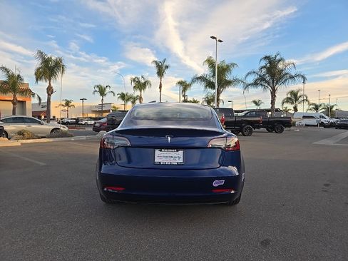 Used 2018 Tesla Model 3 Mid Range image 6