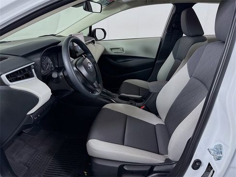 Certified 2025 Toyota Corolla LE image 6