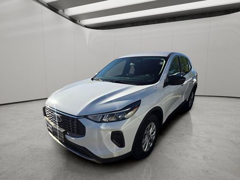 Used 2024 Ford Escape Active AWD/4WD image 3