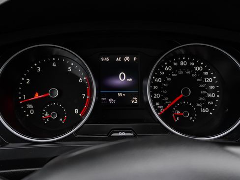 Used 2021 Volkswagen Tiguan SE w/ Panoramic Sunroof Package image 41