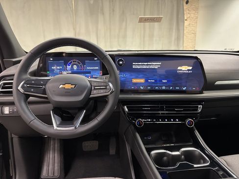 New 2026 Chevrolet Traverse LT w/ Sun and Wheel Package image 24