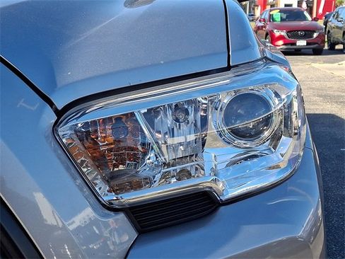 Used 2021 Toyota Tacoma SR image 9
