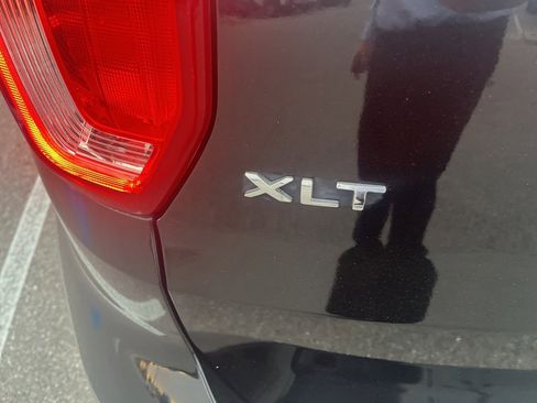 Used 2016 Ford Explorer XLT w/ Equipment Group 202A image 7