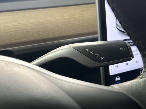 Used 2021 Tesla Model Y Long Range AWD/4WD image 16