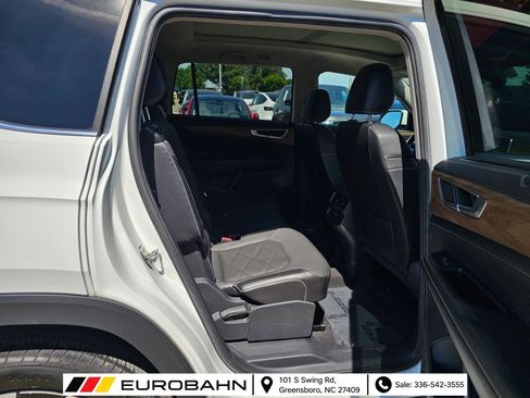 Used 2024 Volkswagen Atlas SE w/ Panoramic Sunroof Package FWD image 22