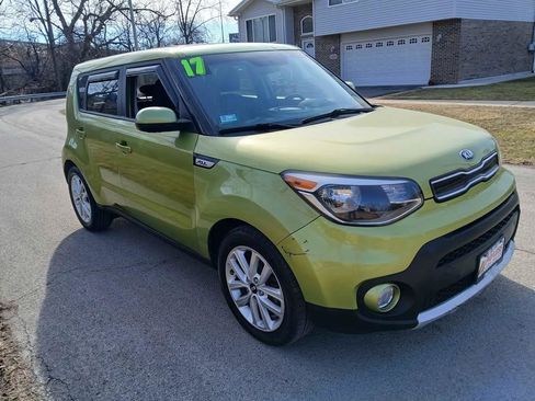 Used 2017 Kia Soul + FWD image 4