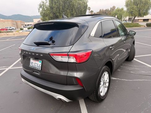 Used 2020 Ford Escape SE FWD image 9