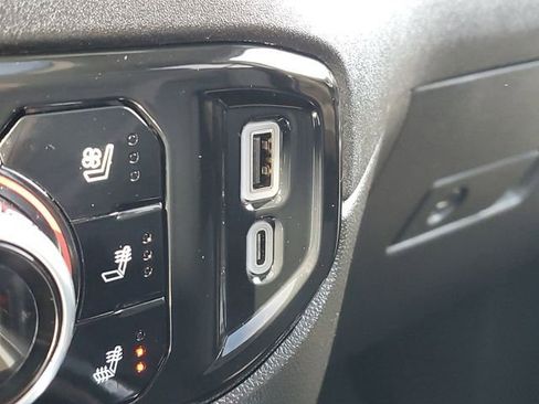 Used 2024 GMC Sierra 1500 SLT w/ SLT Premium Package image 23