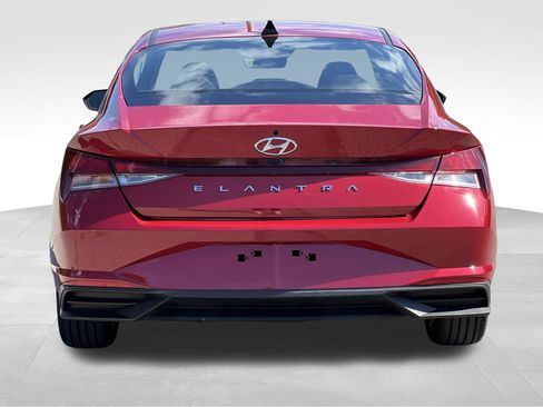 Used 2023 Hyundai Elantra SEL w/ Convenience Package FWD image 8
